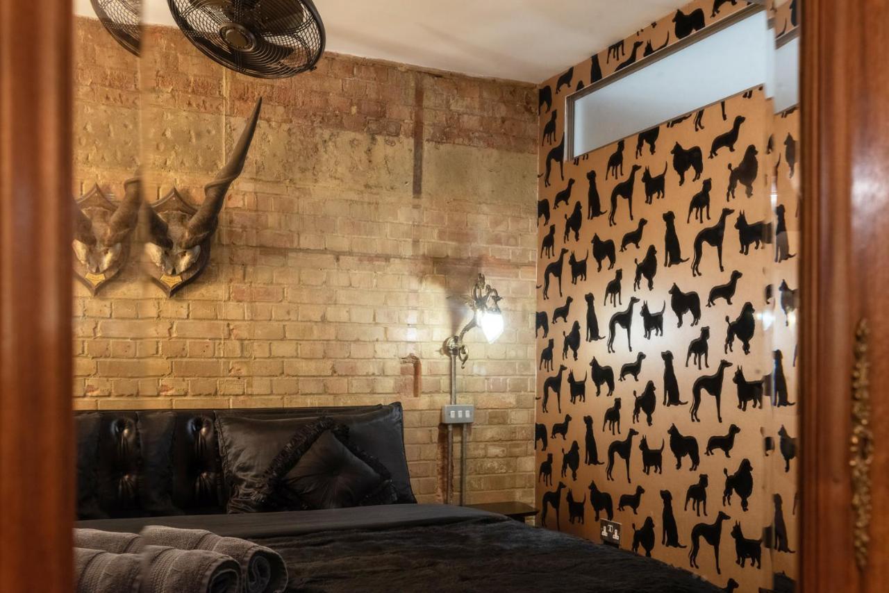 Amazingly Luxurious Loft Apartment, Soho - 3 Bedrooms, 2 Bath & Office Londen Buitenkant foto