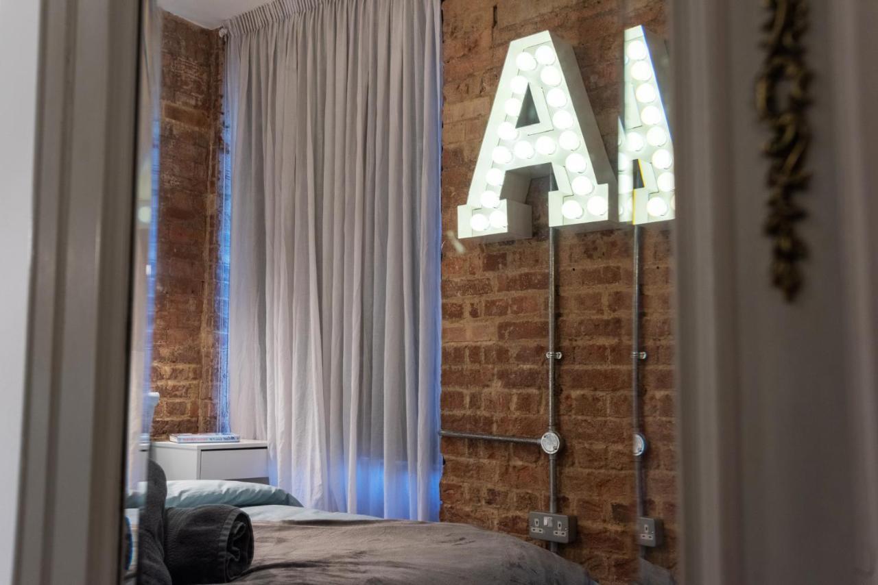 Amazingly Luxurious Loft Apartment, Soho - 3 Bedrooms, 2 Bath & Office Londen Buitenkant foto