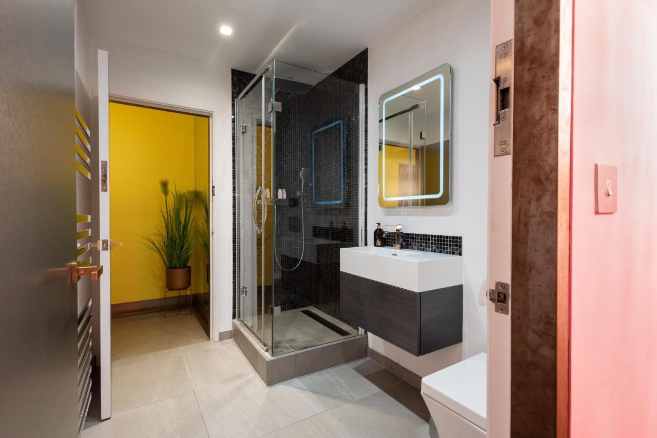 Amazingly Luxurious Loft Apartment, Soho - 3 Bedrooms, 2 Bath & Office Londen Buitenkant foto