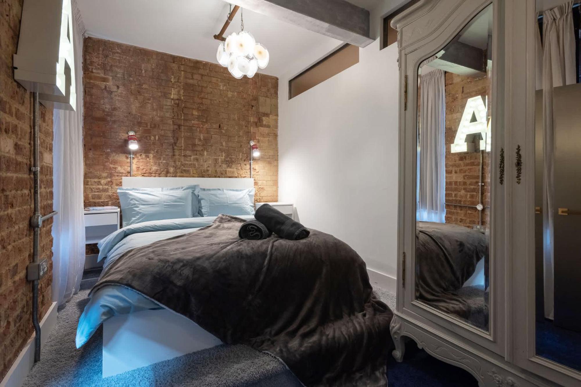Amazingly Luxurious Loft Apartment, Soho - 3 Bedrooms, 2 Bath & Office Londen Buitenkant foto