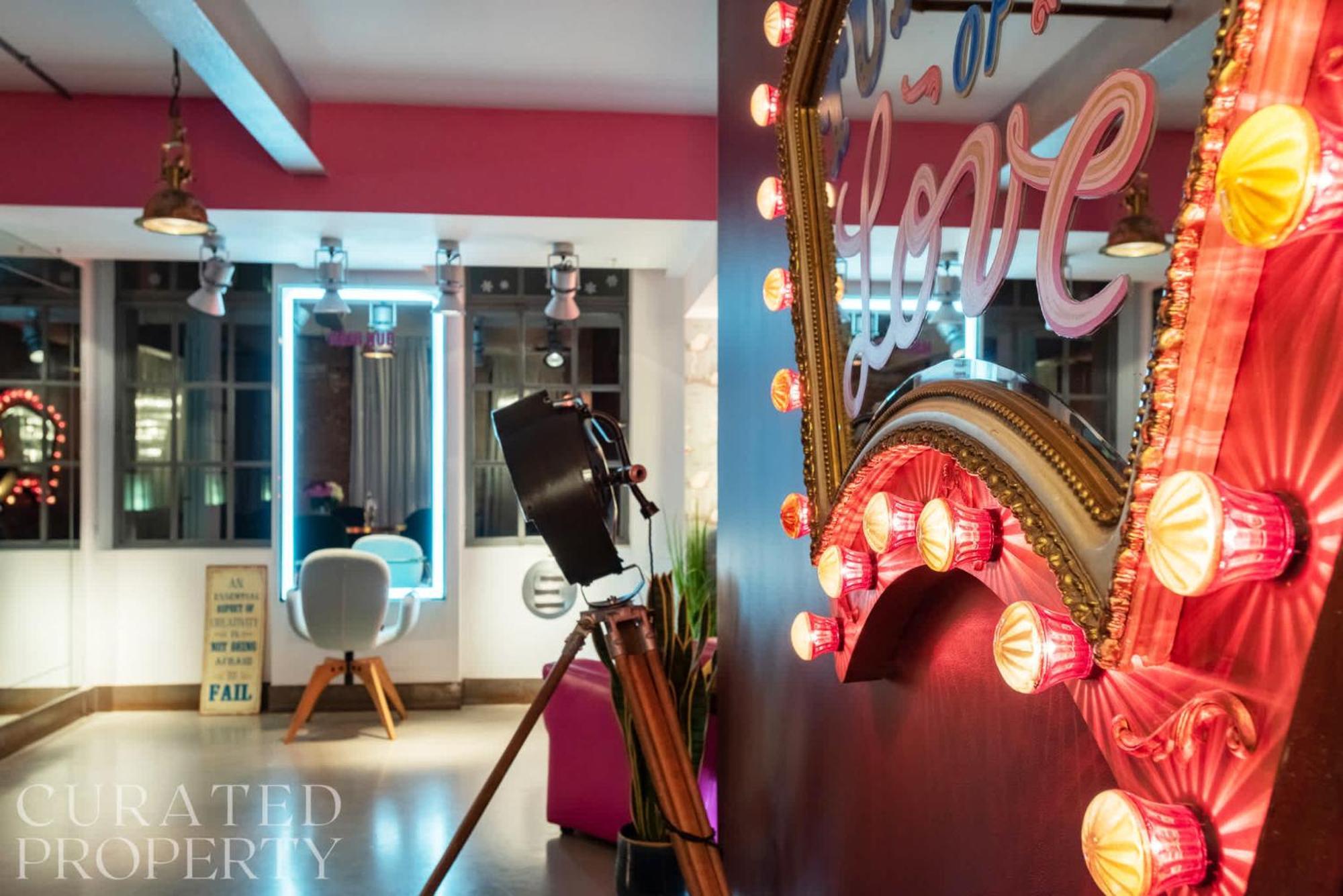 Amazingly Luxurious Loft Apartment, Soho - 3 Bedrooms, 2 Bath & Office Londen Buitenkant foto