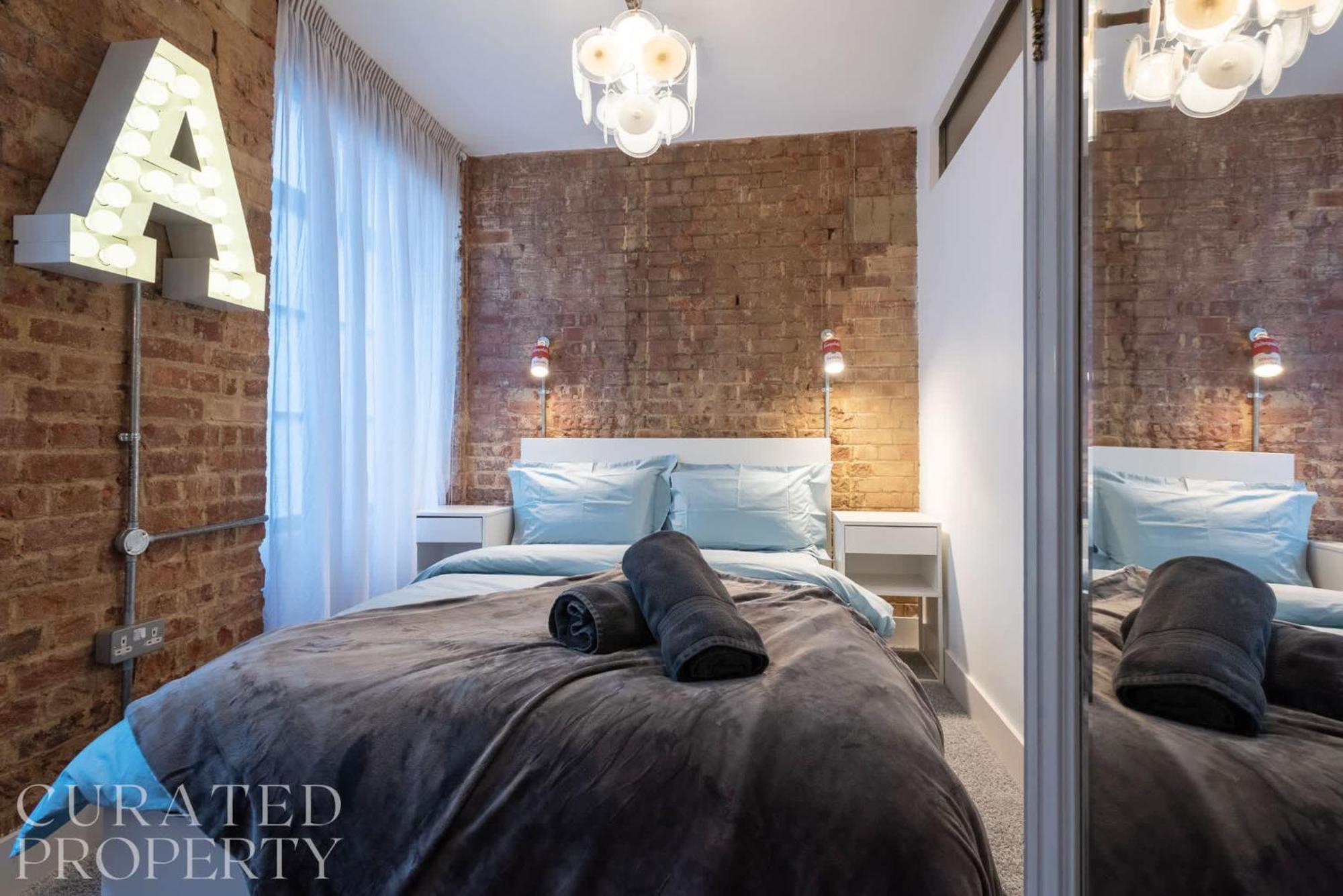 Amazingly Luxurious Loft Apartment, Soho - 3 Bedrooms, 2 Bath & Office Londen Buitenkant foto