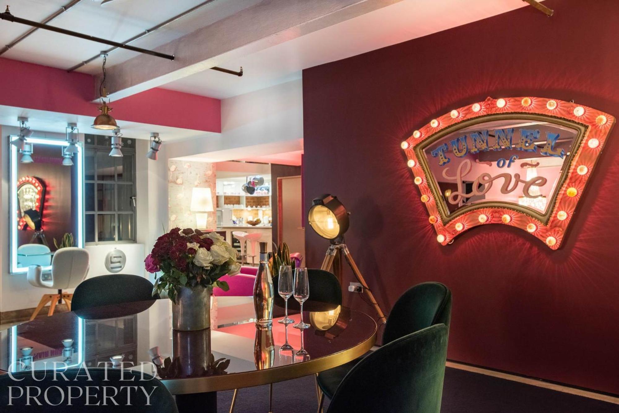Amazingly Luxurious Loft Apartment, Soho - 3 Bedrooms, 2 Bath & Office Londen Buitenkant foto
